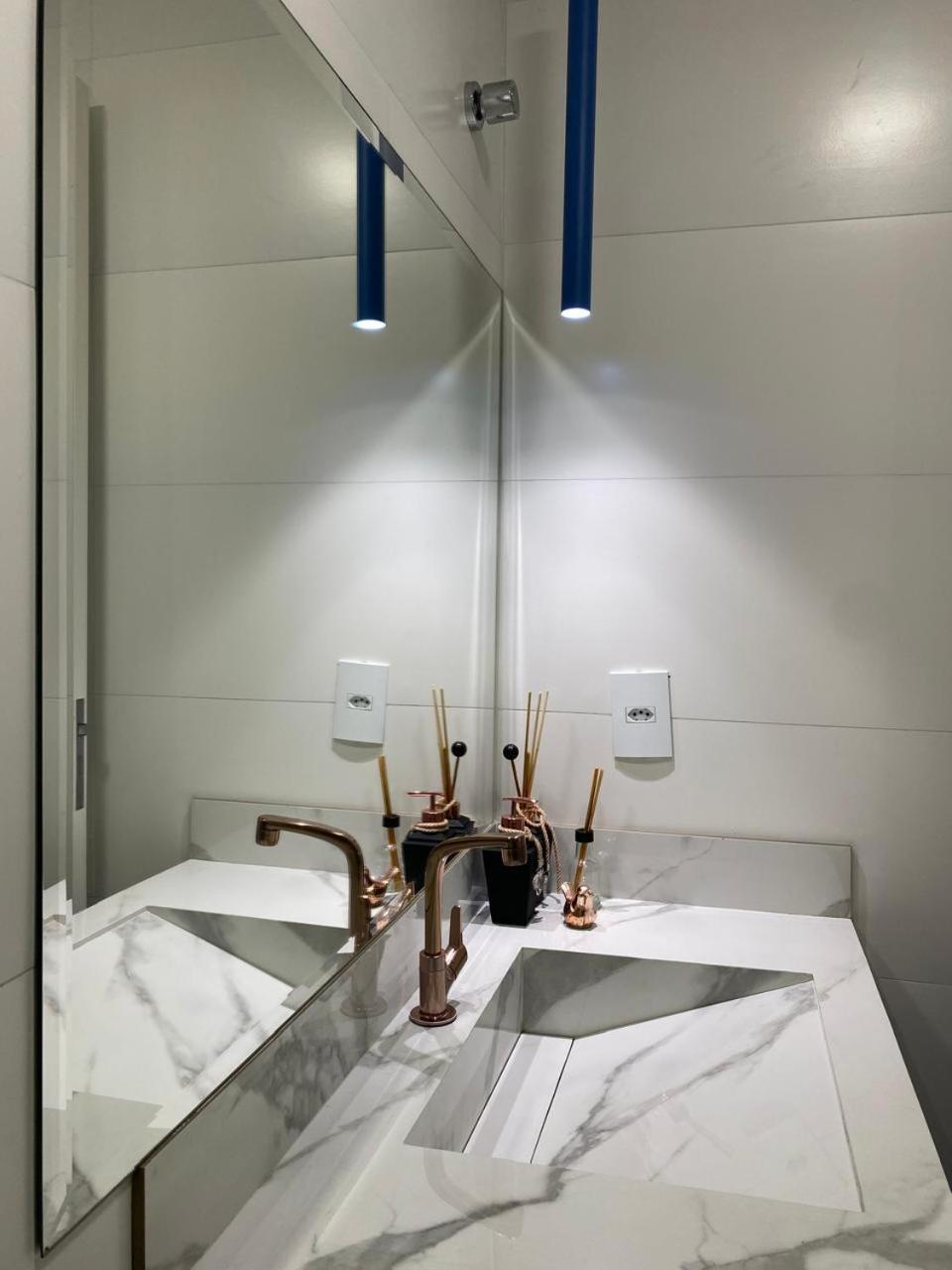 Villa Residencial Com Piscina Possui Jacuzzi Aquecida Com Hidromassagem à Bombinhas Extérieur photo